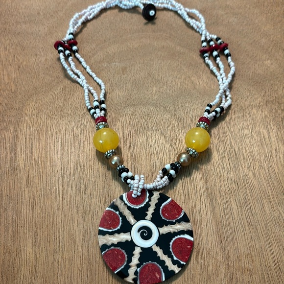 Nice Large shell disk beaded Statement Necklace - Picture 1 of 5